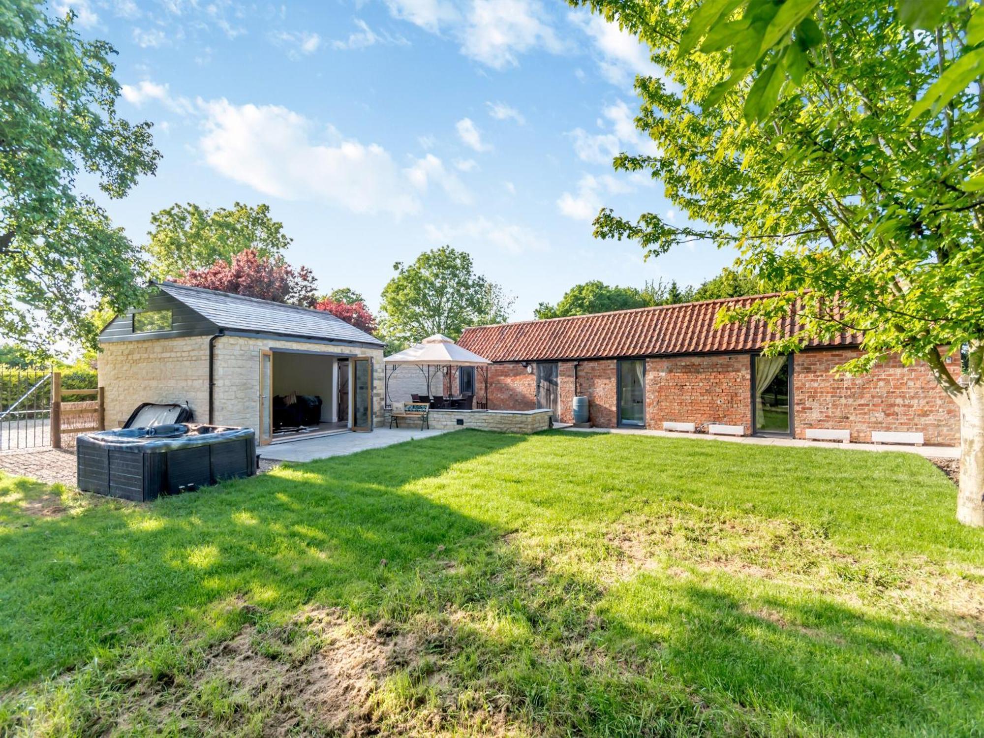 Red Brick Barn - Uk39916 Villa Howell ภายนอก รูปภาพ